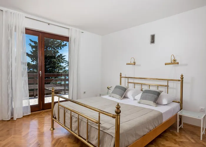 Villa Pinia Holiday Home With A Pool
