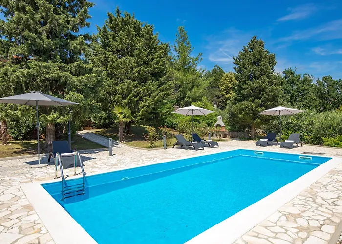 Villa Pinia Holiday Home With A Pool