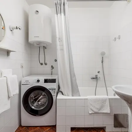 Pinia With A Pool * Jadranovo