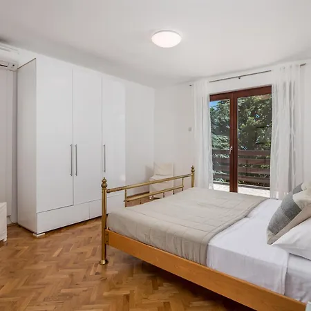 Casa de Férias Pinia With A Pool