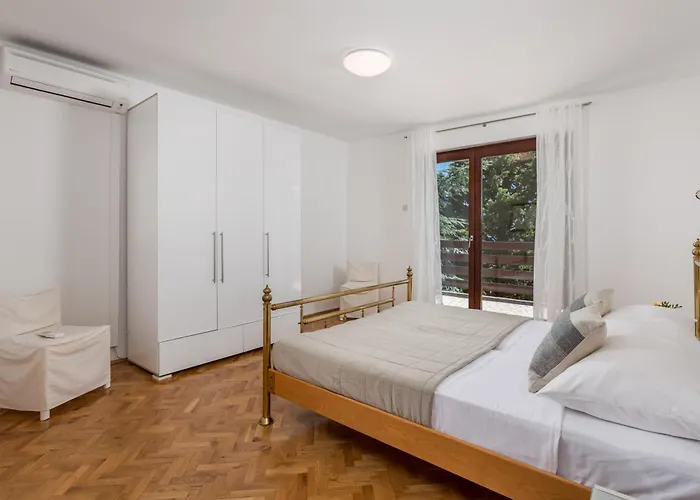 펜션 Pinia With A Pool